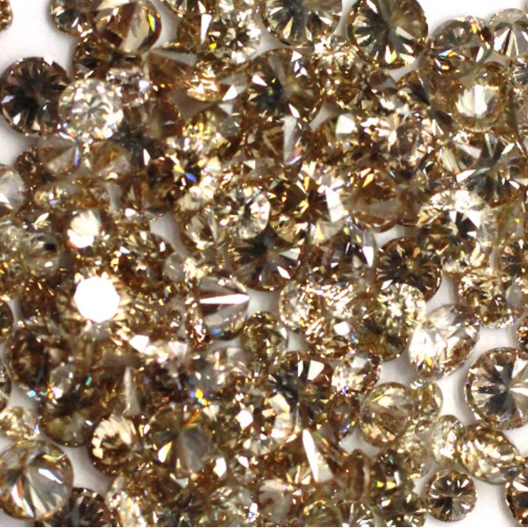 Fancy color diamant okrúhly briliant, fancy light Champagne 2,85 mm 0,09ct  BIRDT4BR-2,85