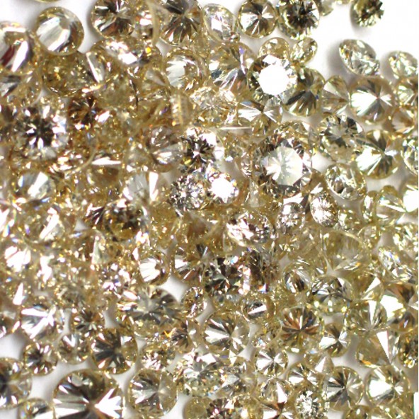 Fancy color diamant okrúhly briliant, very light Champagne 2,3 mm 0,05ct  BIRDT2BR-2,3