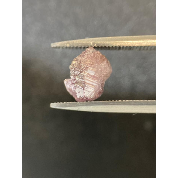 Prírodný surový diamant ružovej farby 0,59 ct RD0005(2)