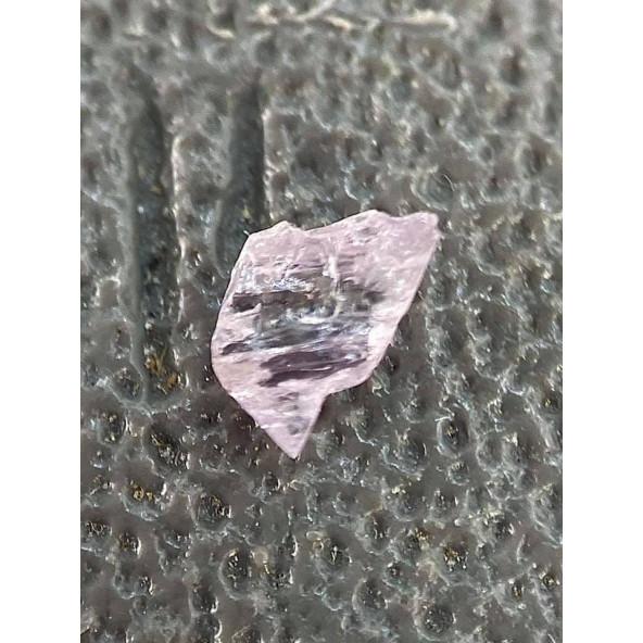 Prírodný ružový surový diamant 0,1 ct RD0008(2)
