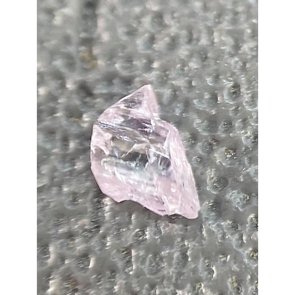 Prírodný ružový surový diamant 0,1 ct RD0008(3)