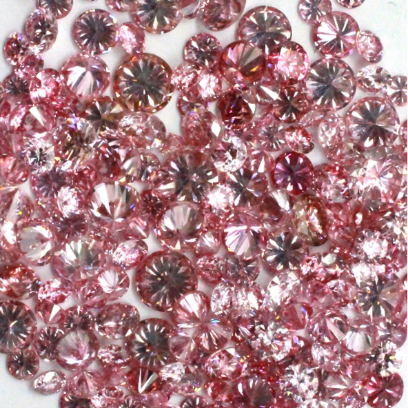 Fancy color diamant okrúhly briliant, fancy vivid raspberry ružový 1,9 mm 0,03ct  BIRDR7RO-1,9