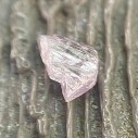 Prírodný ružový surový diamant 0,1 ct