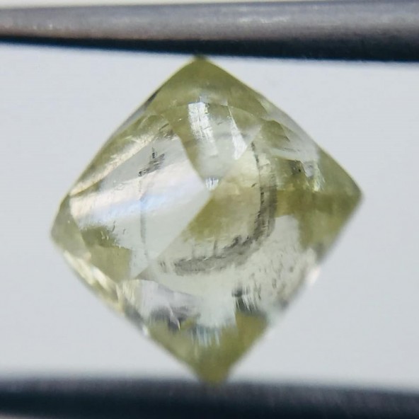 Prírodný surový diamant 1,93 ct RD0030