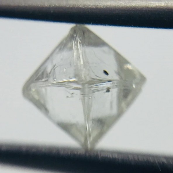 Prírodný surový diamant 0,83 ct RD0044